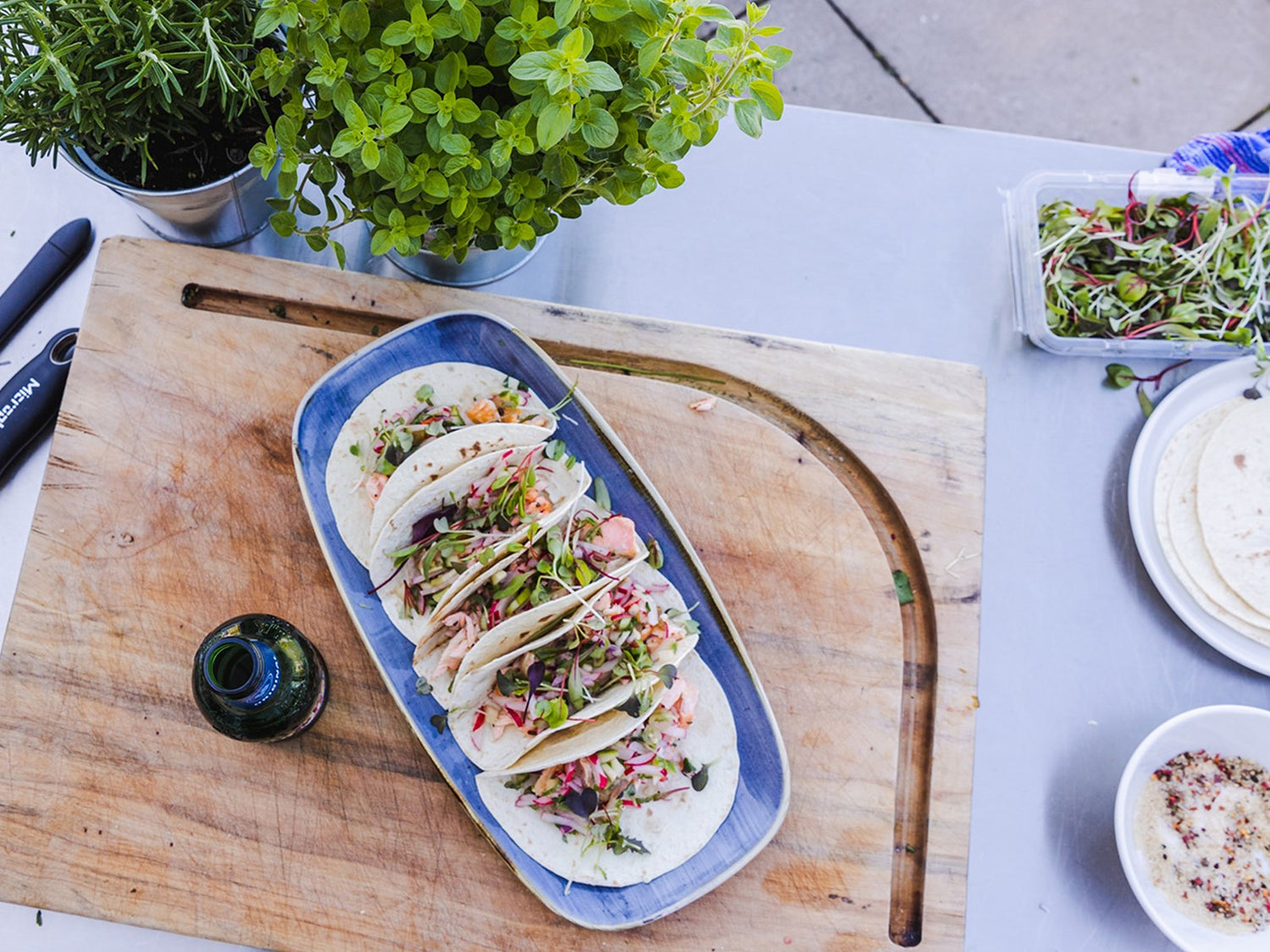 Lachs-Taco mit Radieschen-Gurken-Salsa