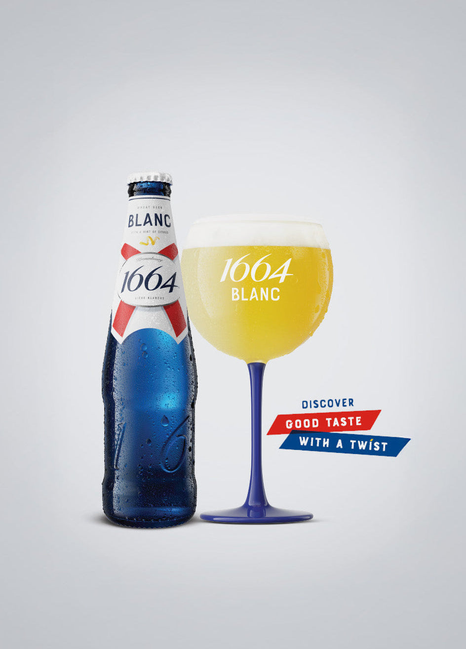 DE: 1664 Blanc Moodbild mit gekühlter Bierflasche und gefülltem Glas.
FR: Image d’ambiance 1664 Blanc avec bouteille fraîche et verre rempli.
IT: Mood visivo 1664 Blanc con bottiglia fredda e calice riempito.