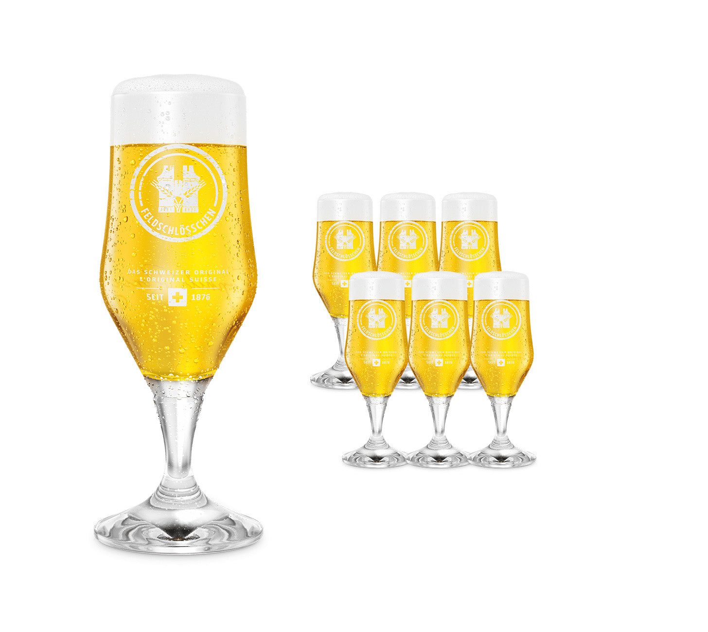 DE: Feldschlösschen Pokalglas 6×0.25 cl – Set aus sechs eleganten Biergläsern mit Feldschlösschen-Logo, gefüllt mit goldenem Bier, vor neutralem Hintergrund.
FR: Verres à pied Feldschlösschen 6×0.25 cl – ensemble de six verres à bière élégants avec logo Feldschlösschen, remplis de bière dorée, sur fond neutre.
IT: Bicchieri a calice Feldschlösschen 6×0.25 cl – set di sei bicchieri da birra eleganti con logo Feldschlösschen, riempiti di birra dorata, su sfondo neutro.