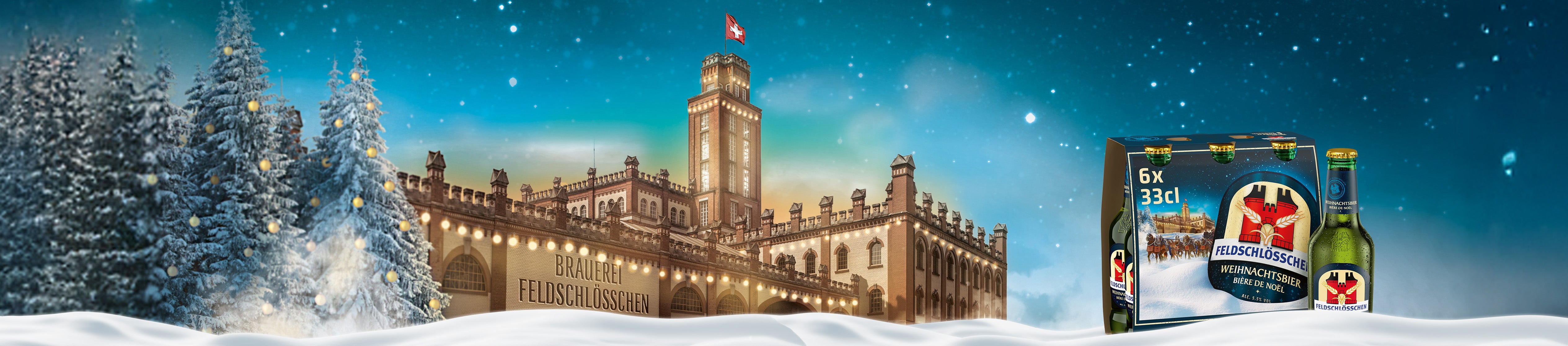 DE: Verschneites Feldschlösschen Brauereischloss vor winterlichem Himmel, daneben ein 6er-Pack Feldschlösschen Weihnachtsbier 33cl und eine einzelne Flasche.
FR: Château de la brasserie Feldschlösschen sous la neige, avec un pack de 6 Feldschlösschen Bière de Noël 33cl et une bouteille individuelle.
IT: Castello del birrificio Feldschlösschen innevato, accanto un 6-pack di Feldschlösschen Birra di Natale 33cl e una bottiglia singola.