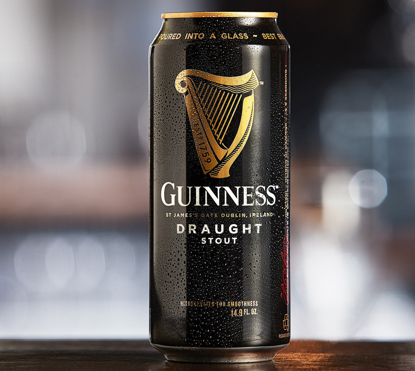 DE: Guinness Draught Bier 50cl – 24er-Pack mit Einzeldose, irisches Stout für gesellige Genussmomente.
FR: Guinness Draught Bière 50cl – pack de 24 avec canette, stout irlandais pour moments conviviaux.
IT: Guinness Draught Birra 50cl – confezione da 24 con lattina, stout irlandese per momenti conviviali.