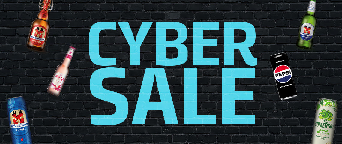 DE:Cyber Sale Schriftzug mit verschiedenen Getränken vor dunkler Backsteinwand. FR:Texte Cyber Sale avec diverses boissons sur un fond de mur en briques sombre. IT:Scritta Cyber Sale con varie bevande su sfondo di muro in mattoni scuro.