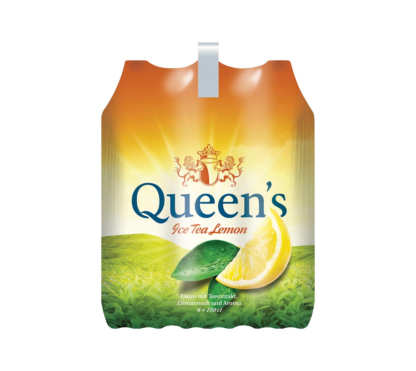 DE: Queen's Ice Tea Lemon Eistee 150cl 6-Pack, erfrischender Zitroneneistee, grosse Flaschen im praktischen Pack, vor weissem Hintergrund.

FR: Queen's Ice Tea Lemon thé glacé 150cl pack de 6, thé glacé au citron rafraîchissant, grandes bouteilles en pack sur fond blanc.

IT: Queen's Ice Tea Lemon tè freddo 150cl confezione da 6, tè freddo al limone rinfrescante, grandi bottiglie in pack su sfondo bianco.

Keywords: queens ice tea lemon, eistee zitrone, the glace citron, te freddo limone,
