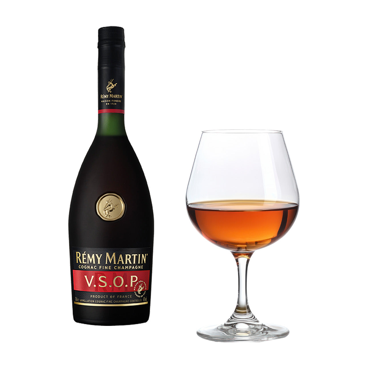DE: Glas mit Rémy Martin VSOP Mature Cask Finish Cognac, goldener Fine Champagne Cognac mit reifen, fruchtigen Aromen, stilvoll serviert vor neutralem Hintergrund.

FR: Verre de Rémy Martin VSOP Mature Cask Finish Cognac, Fine Champagne doré aux arômes fruités et mûrs, servi avec élégance sur fond neutre.

IT: Bicchiere di Rémy Martin VSOP Mature Cask Finish Cognac, Fine Champagne dal colore dorato con aromi fruttati e maturi, servito con eleganza su sfondo neutro.